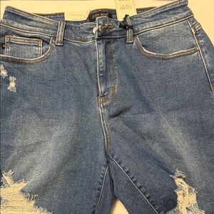 NWT Judy Blue Distressed Mid-Blue Denim Jean Shorts